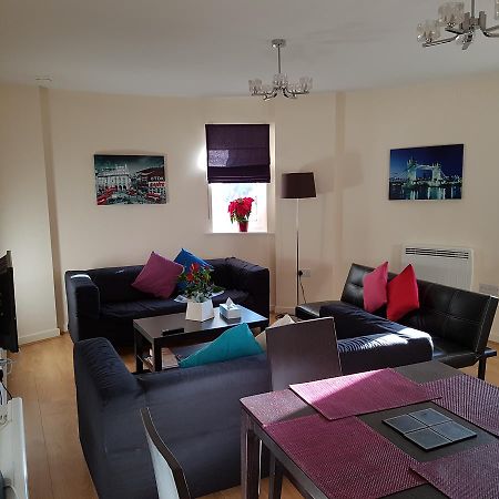 Two Bedrooms, Two Bath, Up To 3 Beds 1 Sofa - Slough Windsor Legoland Εξωτερικό φωτογραφία